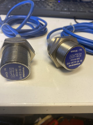 2x Turck Bi10-G30-YO Induktiver Näherungsschalter, 10 mm, DIN 19234, gebraucht3