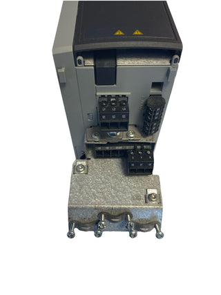 Danfoss Frequenzumrichter FC-302P1K5T2E20H1 1,5 kW 200-240V 131B0250 Unbenutzt