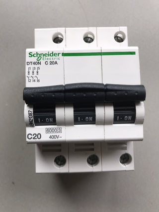Schneider Electric Acti9 iDPN DT40N – Leitungsschutzschalter 3P 20A C 10kA (A9N27