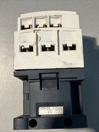 TELEMECANIQUE CAD32,500V 50/60Hz3