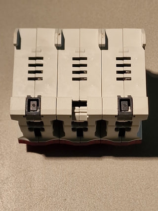 1x ABB ISS63/3 D02-Sicherungssockel REO-S 63A 3-polig 400V #9 gebraucht5