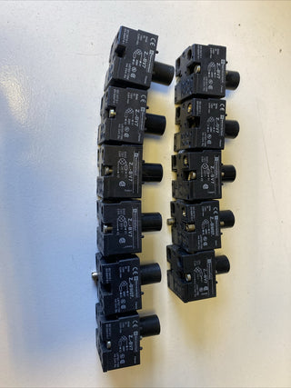 11x Telemecanique Leuchtmittelfassung Z..-BV7 body for pilot light BA9s 130V2
