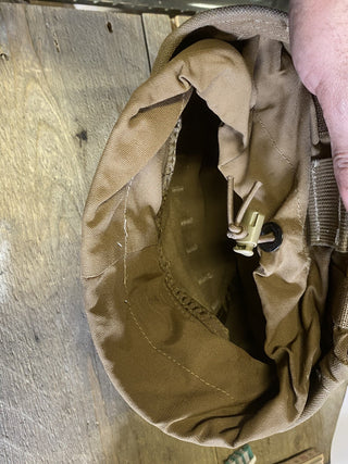 USMC COYOTE MAGAZINE DUMP POUCH, AUFROLLBAR - 8465-01-558-5130 - MOLLE - CIF11