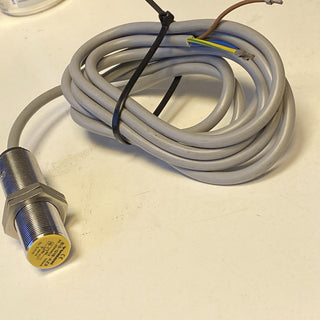 Turck Näherungssensor 43300 proximity sensor BI5-G18-AZ3 20-250VAC 10-300VDC6