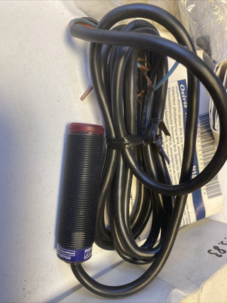 Telemecanique OsiSense XU5P18PP340 – Optischer Sensor M181