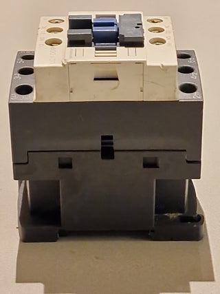 Schneider LC1D09 Contactor with P7 230V coil4