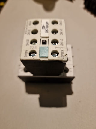 Siemens Sirius 3RT1025-1B..4 Schütz + 3RH1921-1HA22 Hilfsschalterblock Top Gebr.1