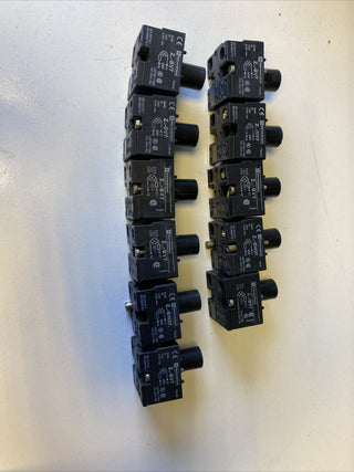 11x Telemecanique Leuchtmittelfassung Z..-BV7 body for pilot light BA9s 130V8