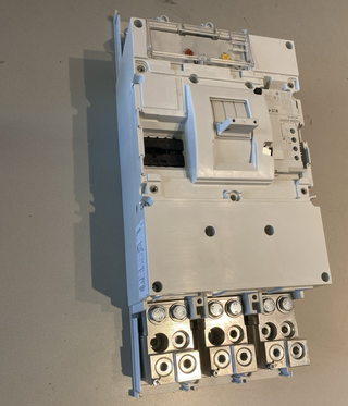 Eaton Moeller NZMN4-AE1250 Leistungsschalter 1250A + NZM4-XUHIV Unterspannung