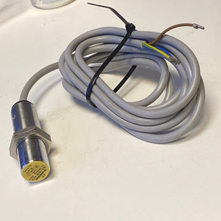 Turck Näherungssensor 43300 proximity sensor BI5-G18-AZ3 20-250VAC 10-300VDC2