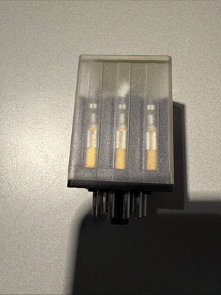 Elesta Steckrelais SKR115 A 230VAC industrial relay 147153 Industrierelais1
