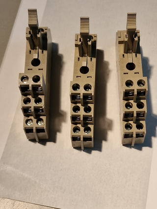 3x ONE Neu OMRON P2RF-08-E Relais Buchse Basis#94