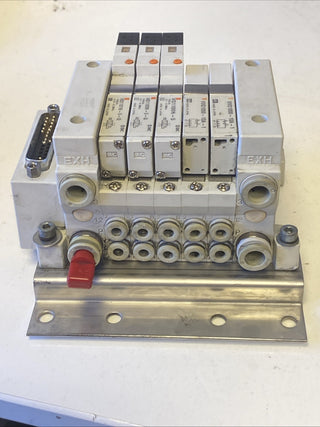 SMC Ventil-Set VQ1000 Serie: 3x Magnetventil VQ1100N-5 & 2x Blindplatte VVQ1000-3