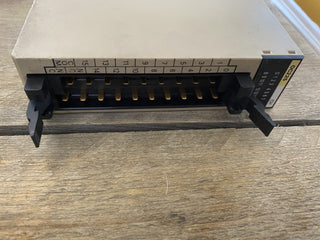 Omron SYSMAC C200H-OC225 Relais-Ausgangsmodul (16 Punkte)1