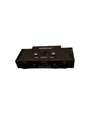 MAH2-33A01 Polo neutro para H233 en puerta0