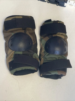 BPE-USA Militär Ellbogenschützer Woodland Camo – TOP Zustand]