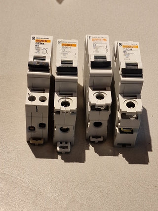 4xMERLIN GERIN Leitungsschutzschalter multi9 DPNa B6#35