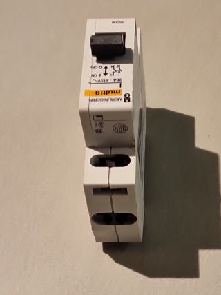 Merlin Gerin Multi 9 C60N Leitungsschutzschalter MCB 20A2