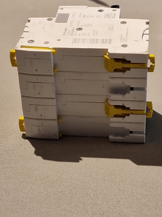 Schneider Electric Acti9 iC60N C20 Leitungsschutzschalter (A9F79420) – Gebraucht5