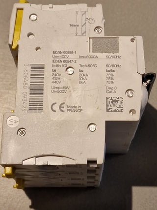 Schneider Electric Acti9 iC60N Leitungsschutzschalter C20A 4-polig A9F79420 –6
