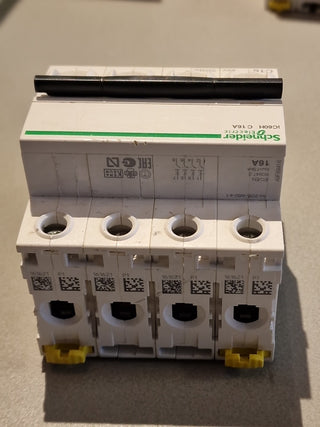 Schneider Electric Acti9 iC60H Leitungsschutzschalter C16A 4-polig (A9F89416)2
