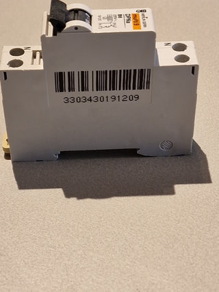 4xMERLIN GERIN Leitungsschutzschalter multi9 DPNa B6#31