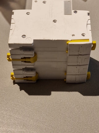 Schneider Electric Acti9 iC60N Leitungsschutzschalter C20A 4-polig A9F79420 –4