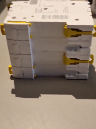 Schneider Electric Acti9 iC60H Leitungsschutzschalter C16A 4-polig (A9F89416)4