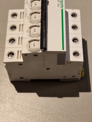 Schneider Electric Acti9 iC60N Leitungsschutzschalter C20A 4-polig A9F79420 –3