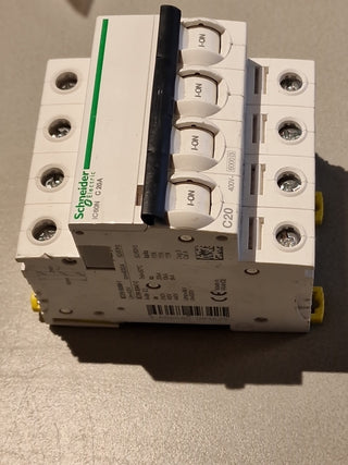 Schneider Electric Acti9 iC60N Leitungsschutzschalter C20A 4-polig A9F79420 –1