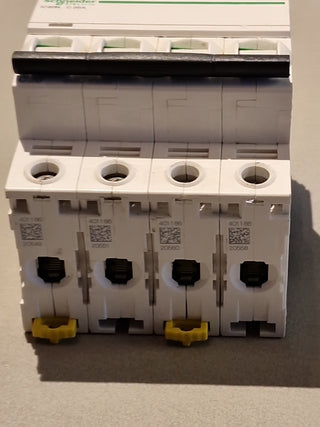 Schneider Electric Acti9 iC60N C20 Leitungsschutzschalter (A9F79420) – Gebraucht4