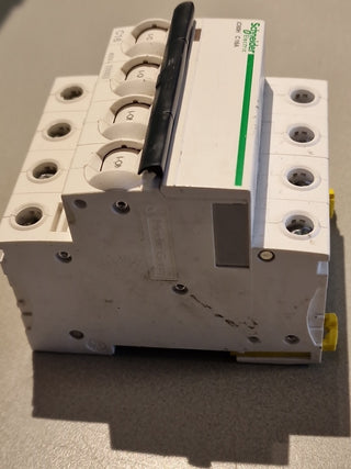 Schneider Electric Acti9 iC60H Leitungsschutzschalter C16A 4-polig (A9F89416)1