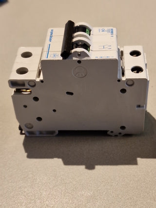 Vynckier 4206-000 640317 series E circuit breaker C6 #32