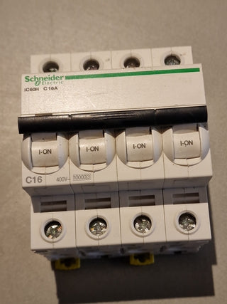 Schneider Electric Acti9 iC60H Leitungsschutzschalter C16A 4-polig (A9F89416)0